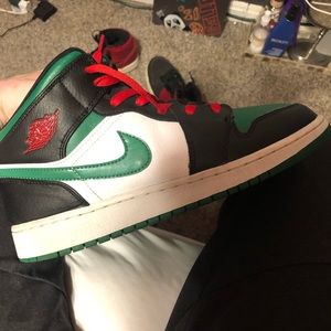 Jordan 1 pine green mids size 7.5